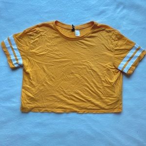 h&m yellow crop top tee